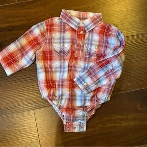 Wrangler long sleeve onesie 6-9 Month